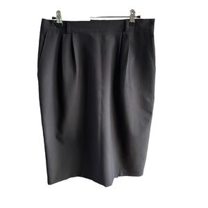 BRIGGS pencils skirt black, pockets, size 12